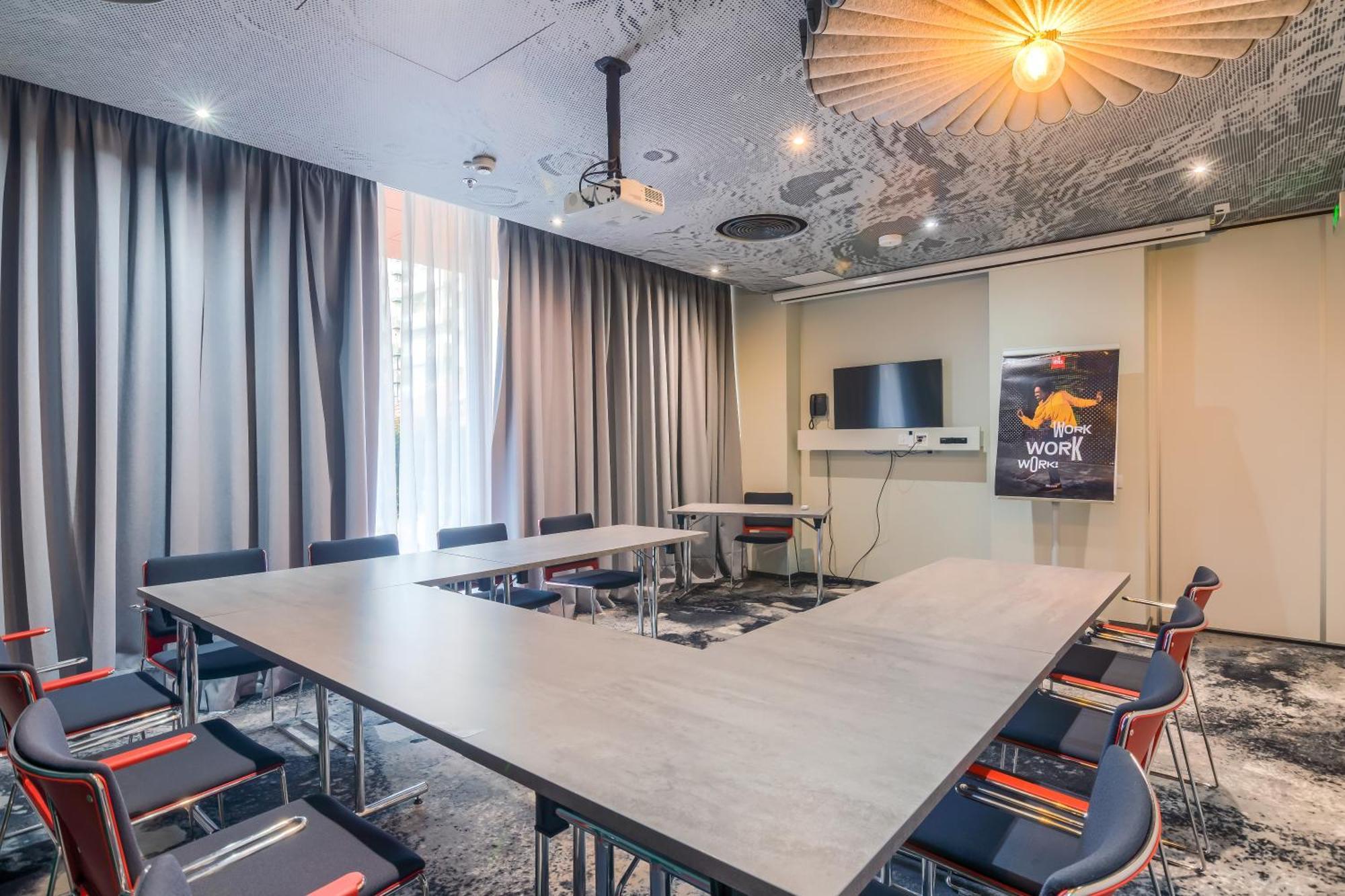 Готель Ibis Bucharest Politehnica Екстер'єр фото